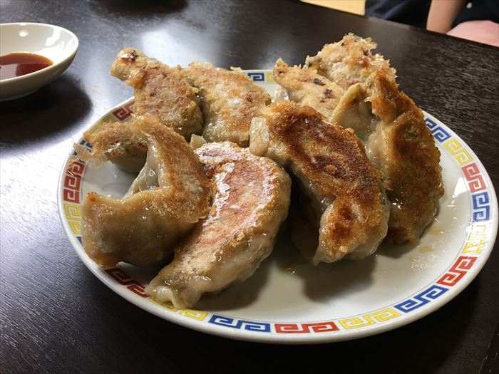 杭州飯店　餃子。でかい！