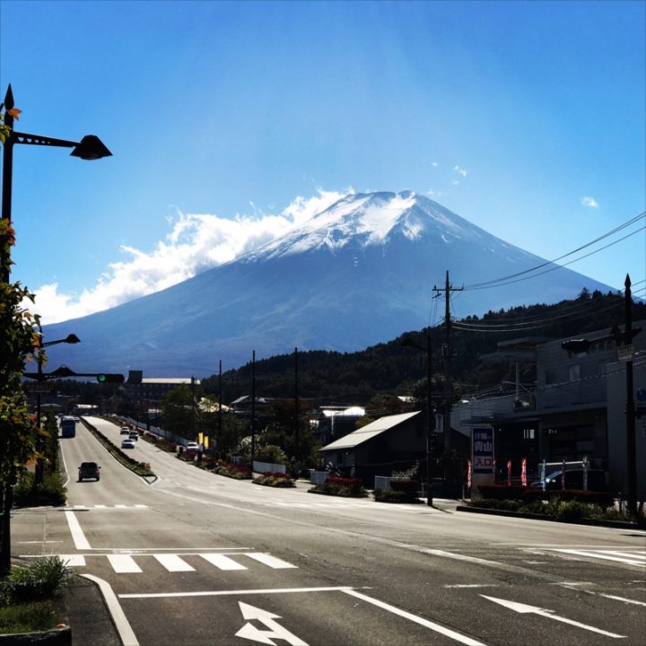 山中湖へ向かう景色